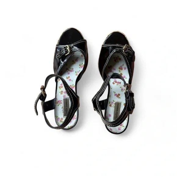 Black patent buckle and tan weave heels with buckles - Picture 5 of 6